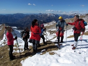 34 Sostiamo alla piccola 'croce' di Cima Pezzadello ...